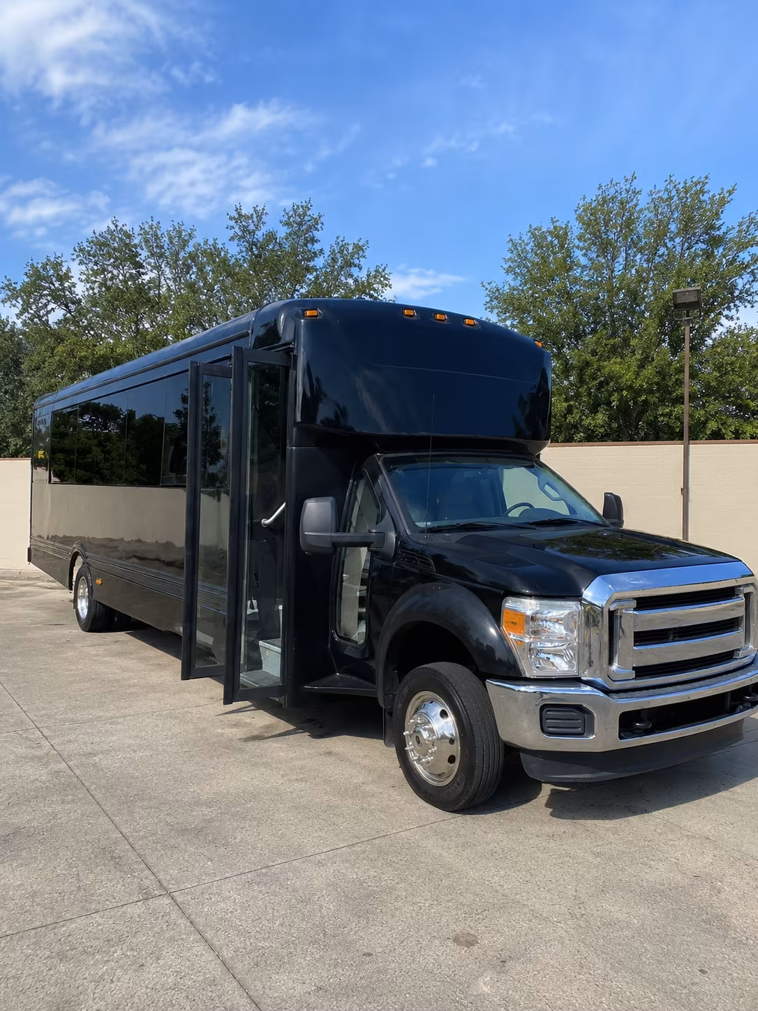 hayward 20 passenger party bus